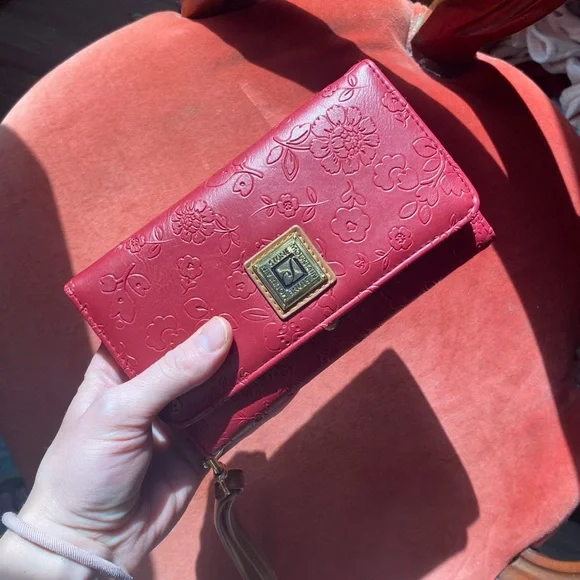 Stone Mountain Elegant Floral Embossed Red Wallet Wristlet - Picture 7 of 7